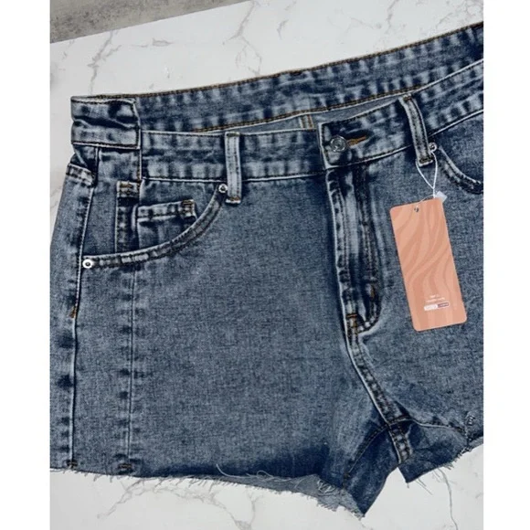 NWT SHEIN Slim Fit Denim Shorts W/ Frayed Hem & Slant Pockets - Picture 5 of 7